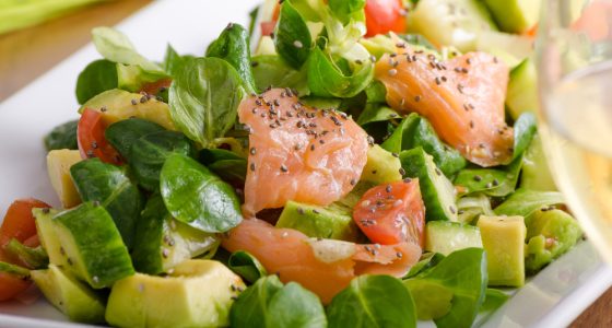 Fresh,Lamb,Lettuce,Salad,With,Avocado,,Cucumber,,Salmon,,Cherry,Tomatoes.