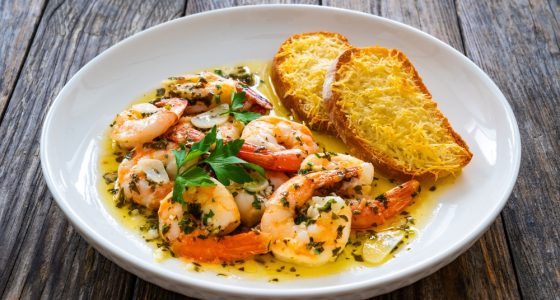 Fried,Shrimps,With,Garlic,And,Parsley,In,Olive,Oil,And