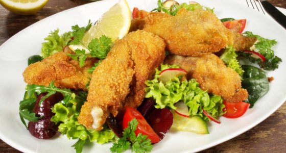 Huvudratt Kyckling Backhendl Osterrike Panerad