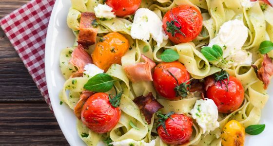 Huvudratt Pasta Burrata Tomat Bacon